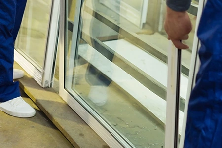 Commercial Glass Repair Technician in Valrico, FL